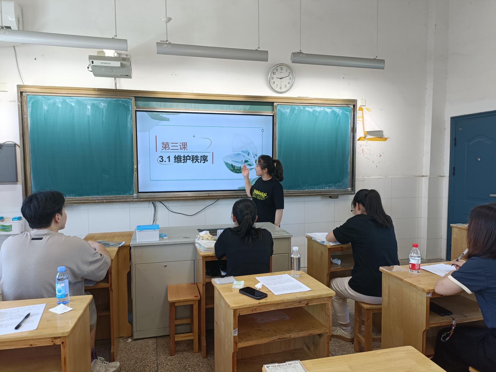 朱锦楠.jpg 朱锦楠.jpg