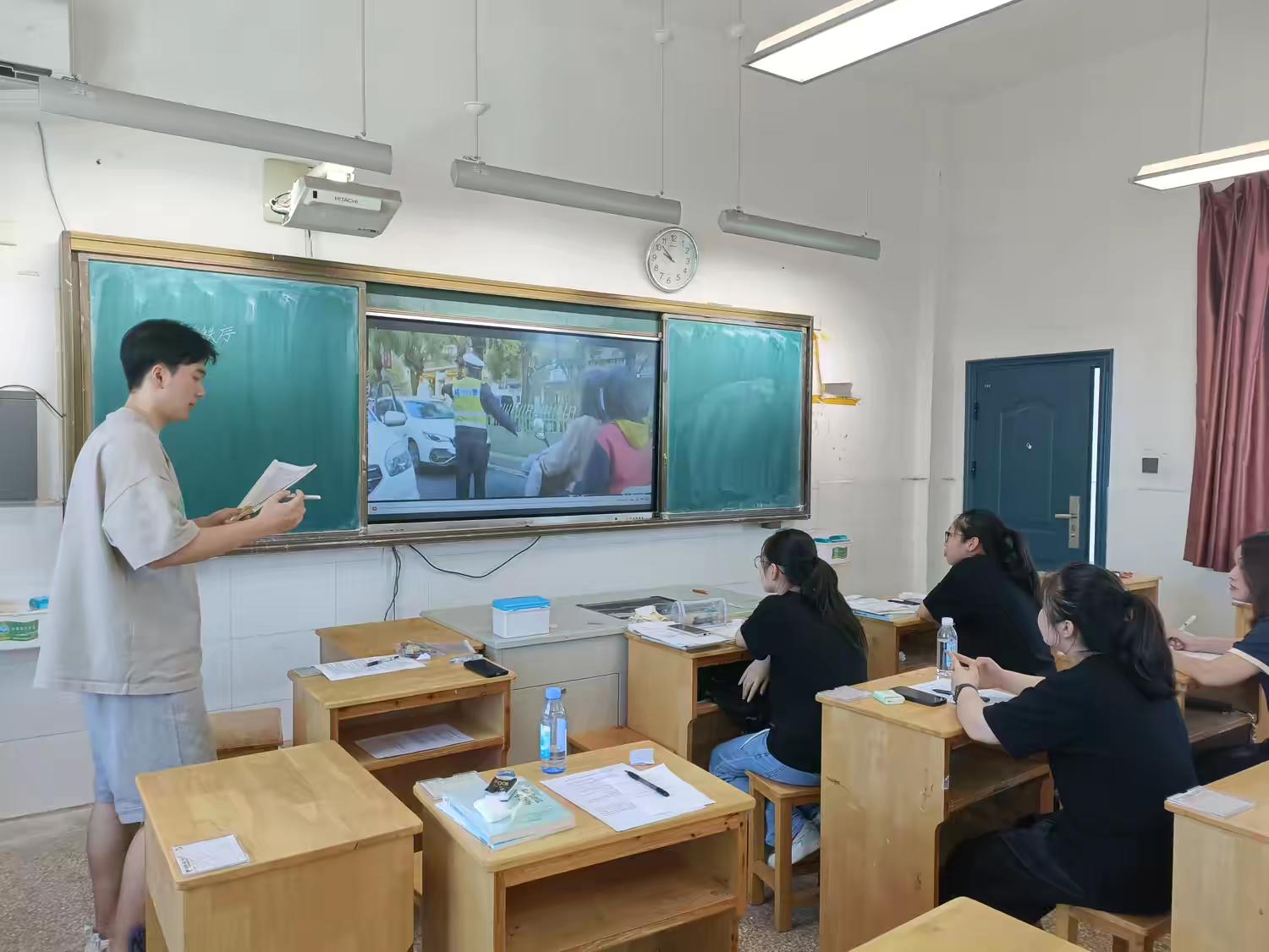 戴子宸.jpg 戴子宸.jpg